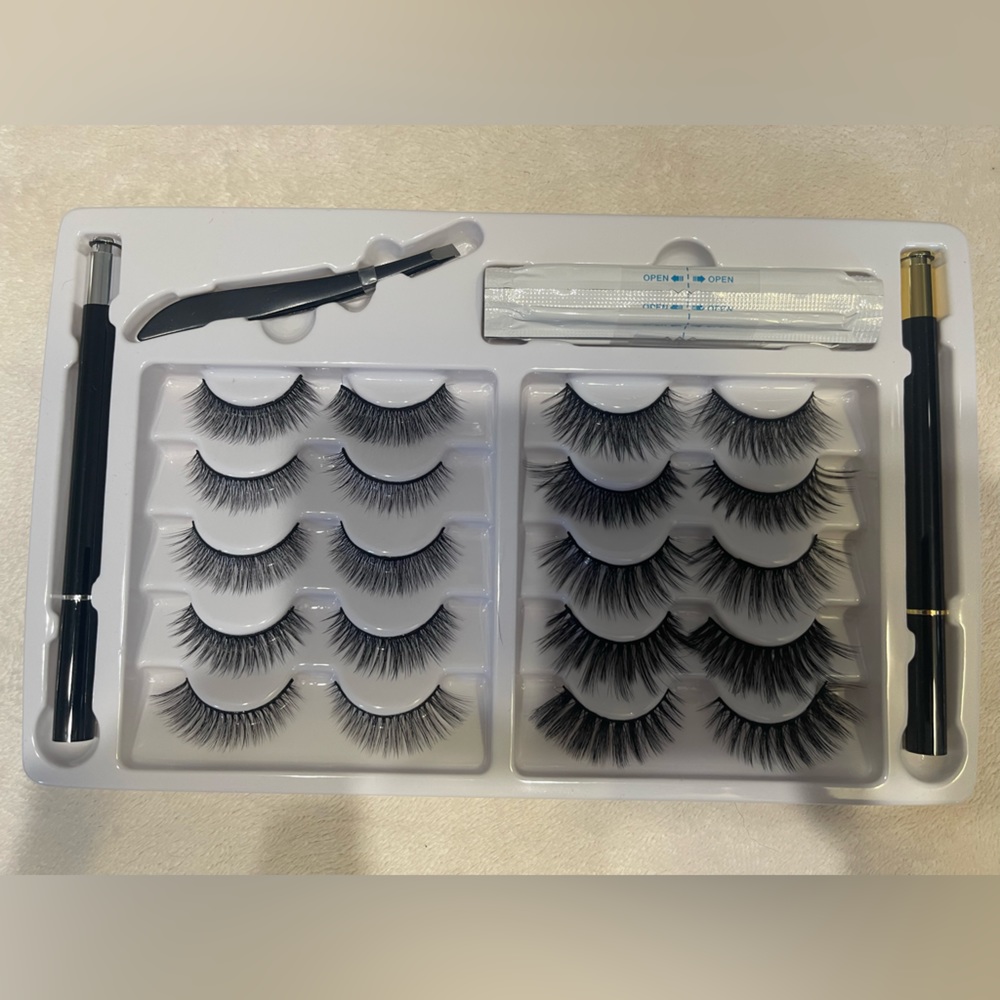 Magic eyeliner w/ 10 sets eyelashes